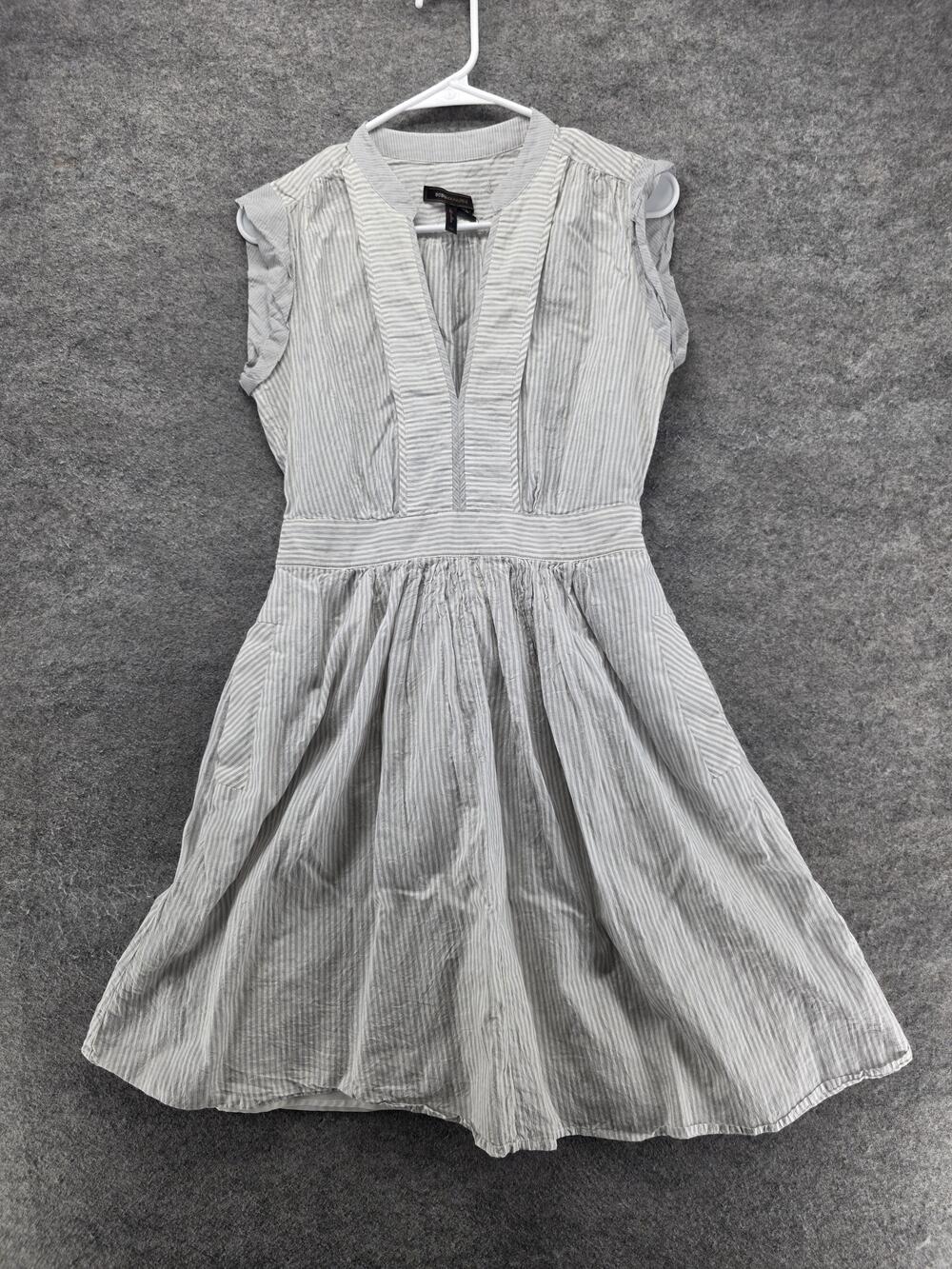 BCBGMAXAZRIA Dress Womens 4 Grey White Marcela Striped Sleeveless Belted V Neck